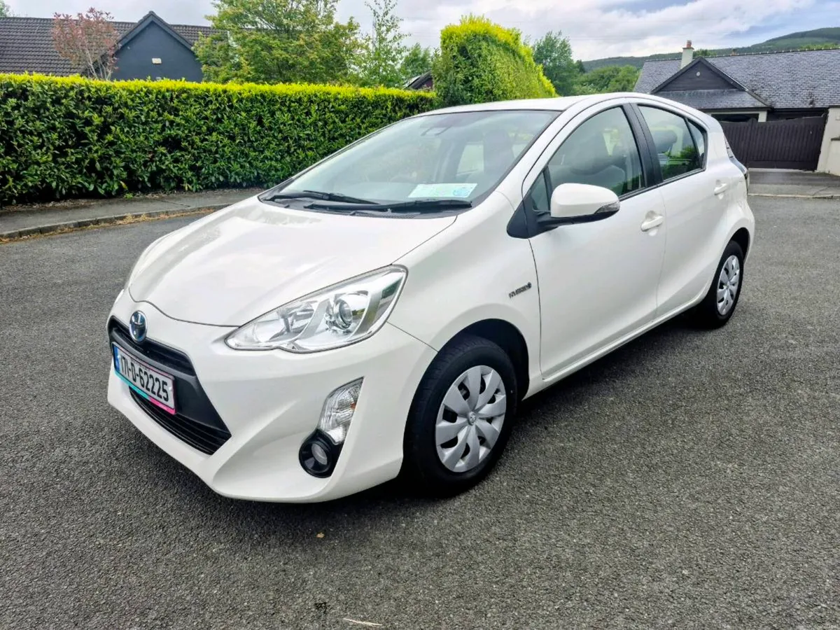 TOYOTA AQUA**AUTOMATIC**PETROL/HYBRID - Image 6