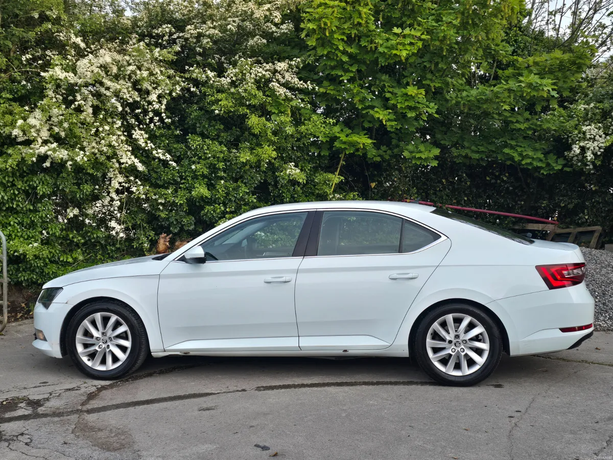 Skoda Superb 2017 tdi nct&tax cheap 👌 €5900 - Image 3
