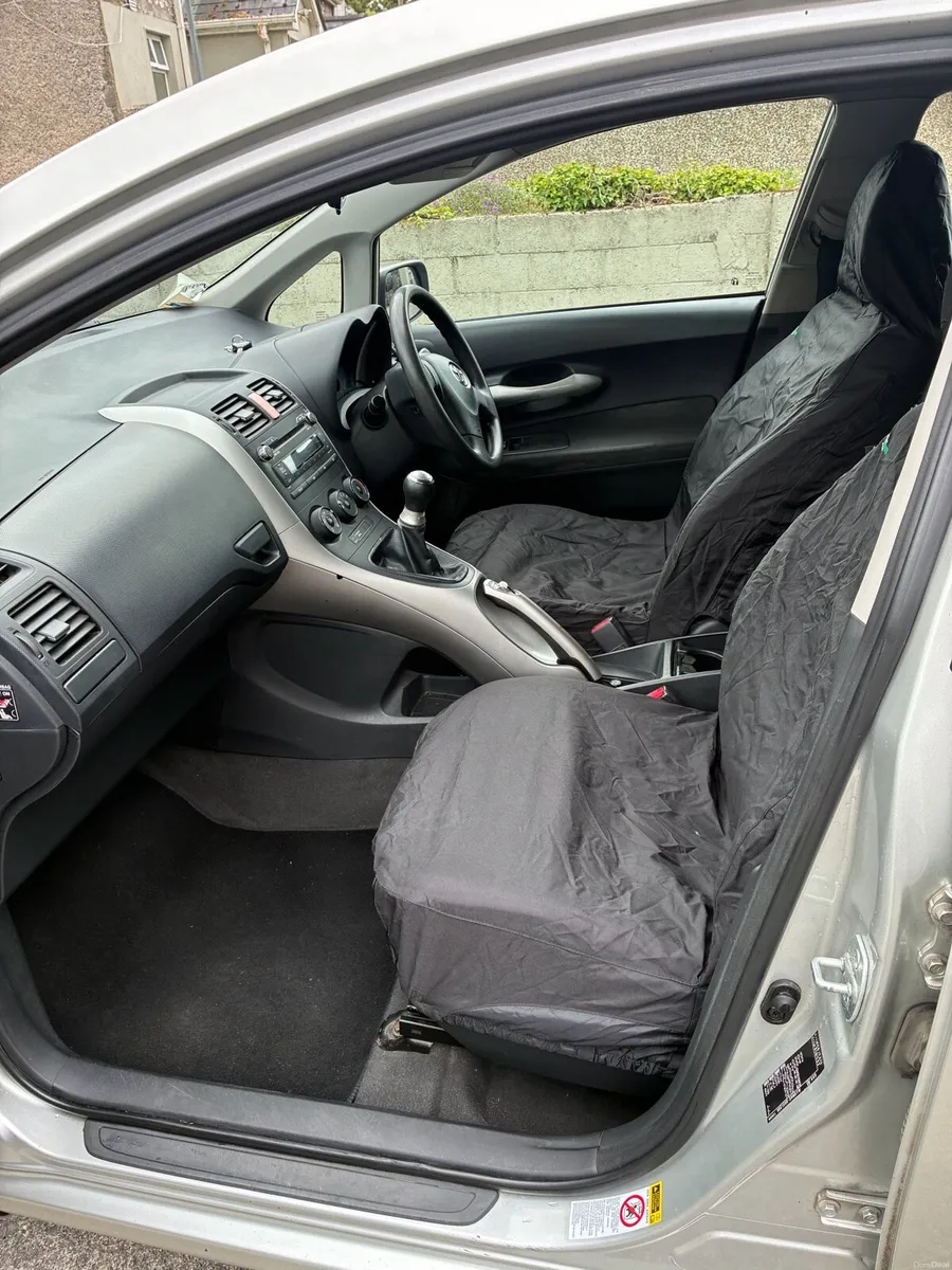 08 Toyota Auris 1.4 - Image 2