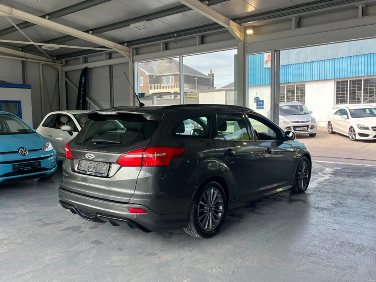 Ford Focus ST-LINE TDCI - Image 5