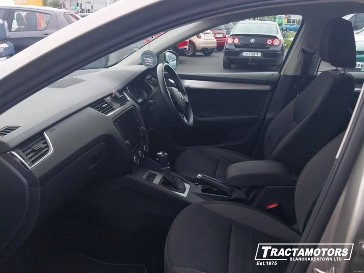 Skoda Octavia AMBITION 1.6 TDI 115HP DSG AUTO - Image 4