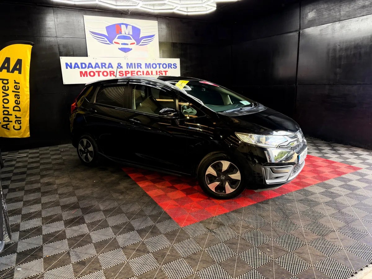Honda Fit 2017 Automatic - Image 2