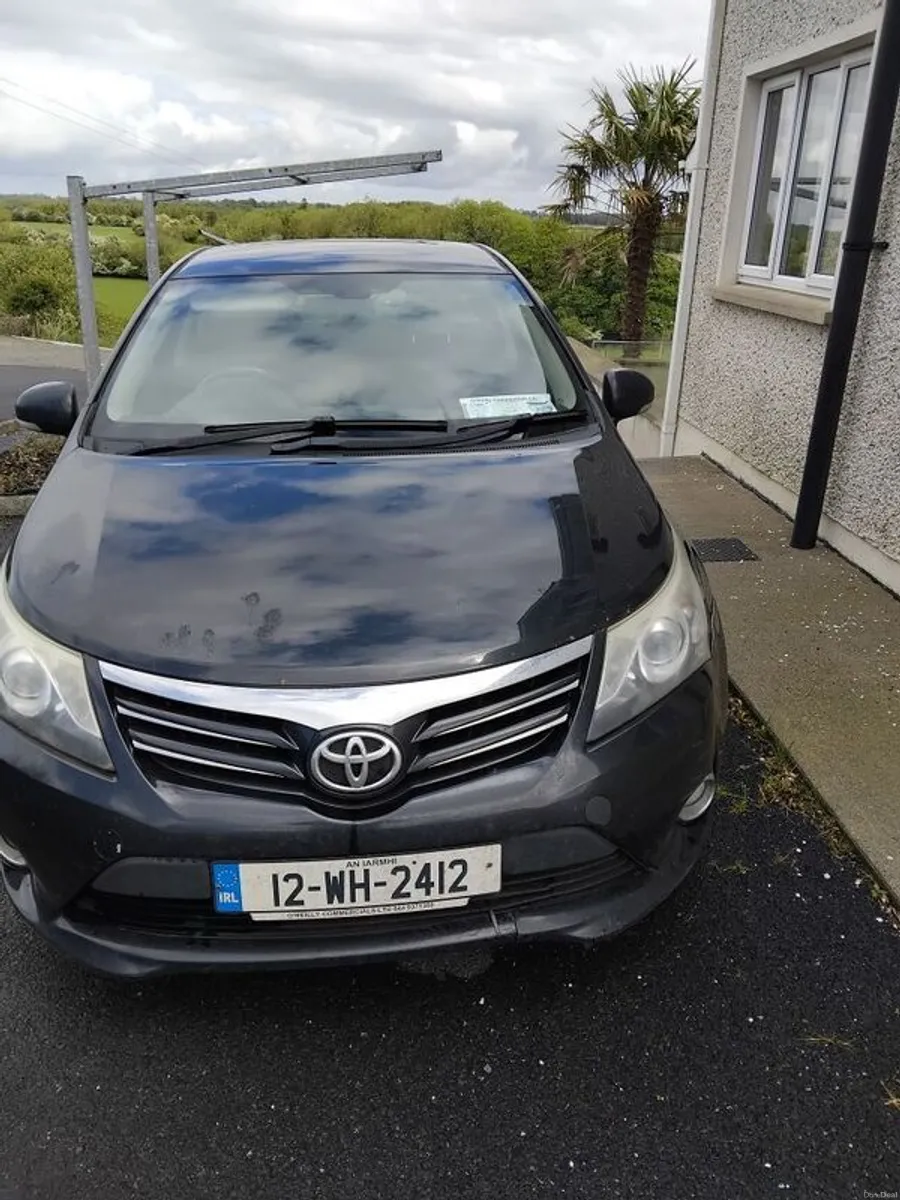 2012 Toyota Avensis - Image 1