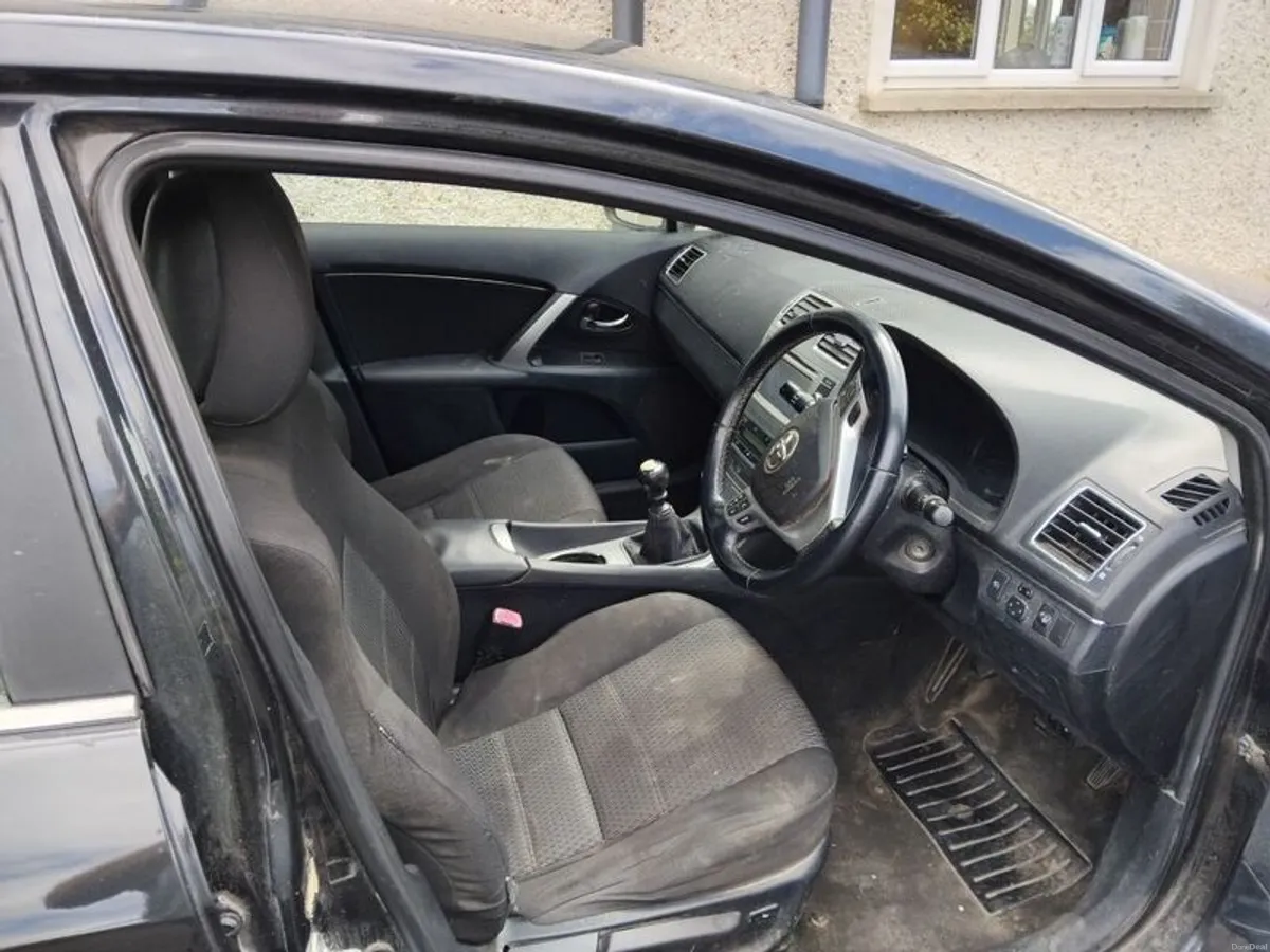 2012 Toyota Avensis - Image 3