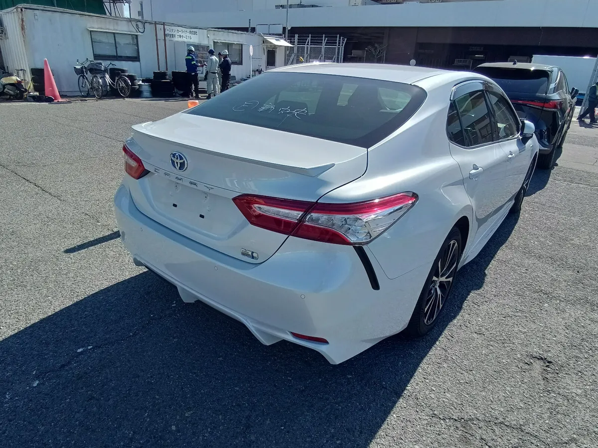 2019 Toyota Camry WS Hybrid - Image 3