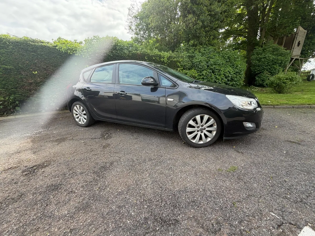 Opel Astra 1.4 Petrol Low KMs  Full MD history - Image 2