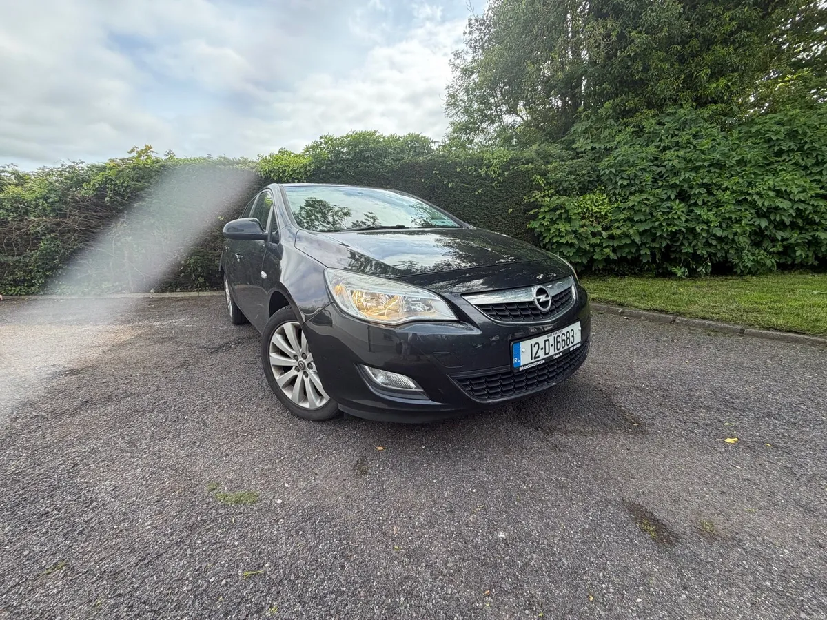 Opel Astra 1.4 Petrol Low KMs  Full MD history - Image 3