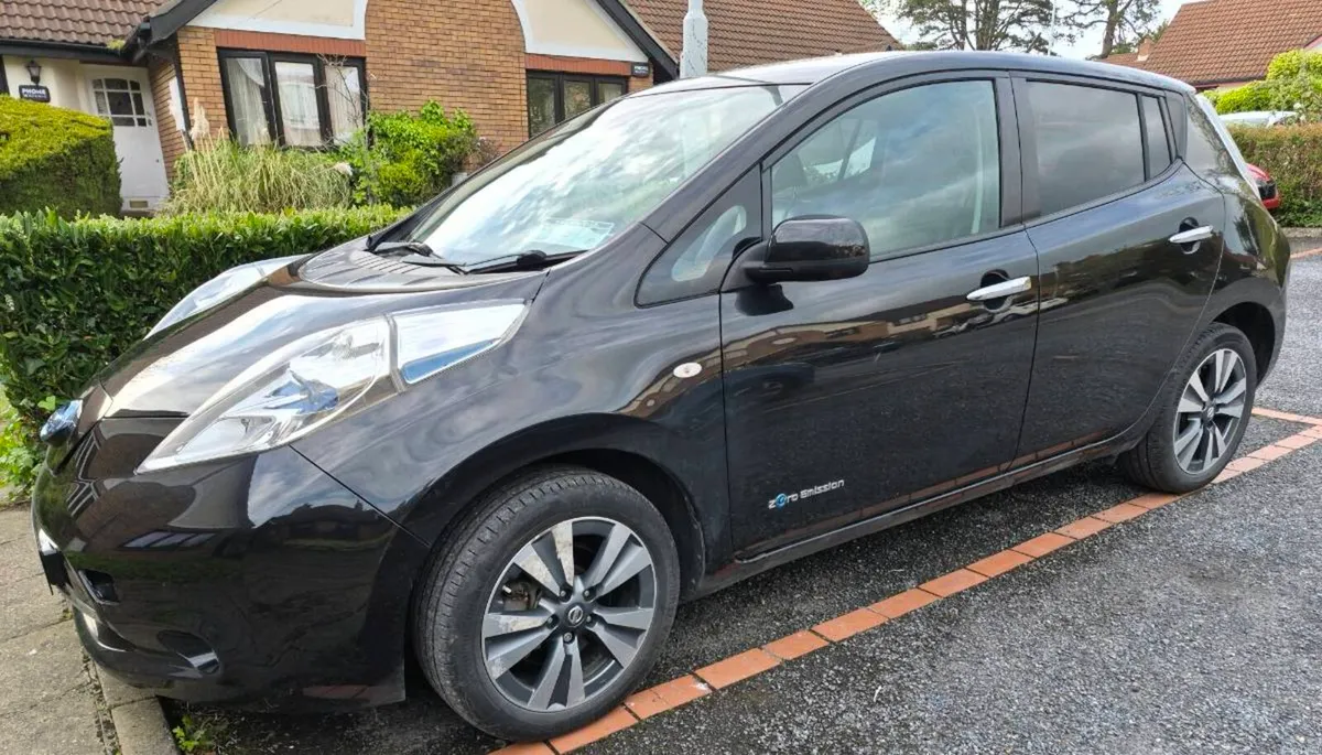 Nissan Leaf. 142 D 21468 is 100 % ELECTRIC ! - Image 2