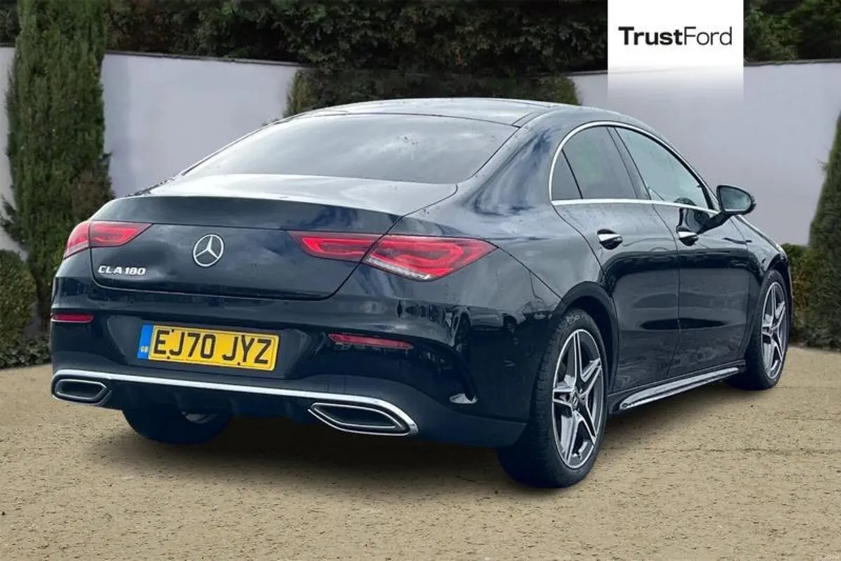 Mercedes-Benz CLA AMG Line - Image 4
