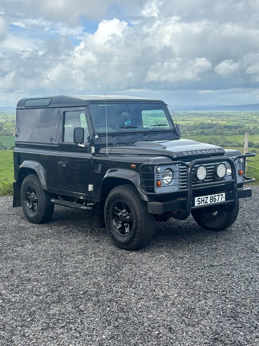 Landrover Defender - Image 2