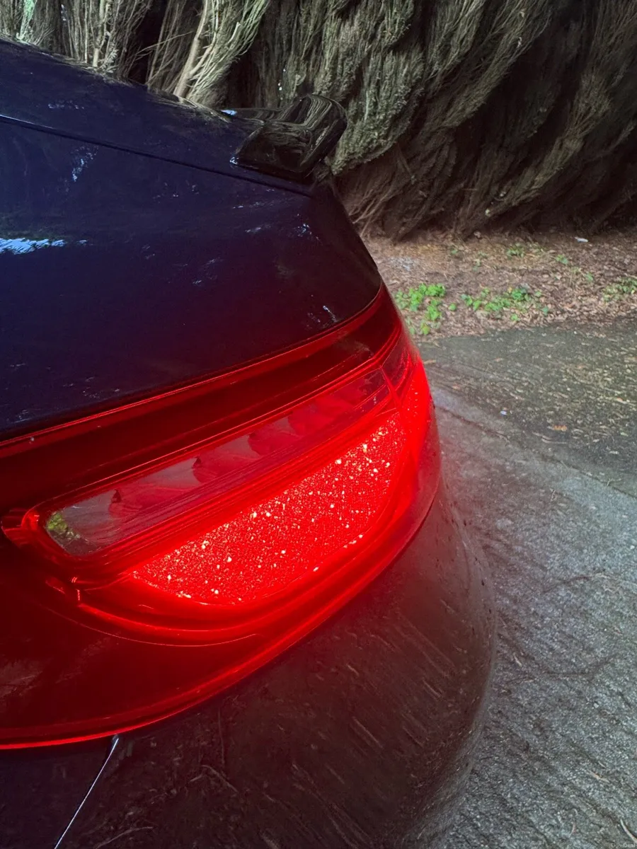 2018 Mercedes E220D AMG 4MATIC PREMIUM+ - Image 3