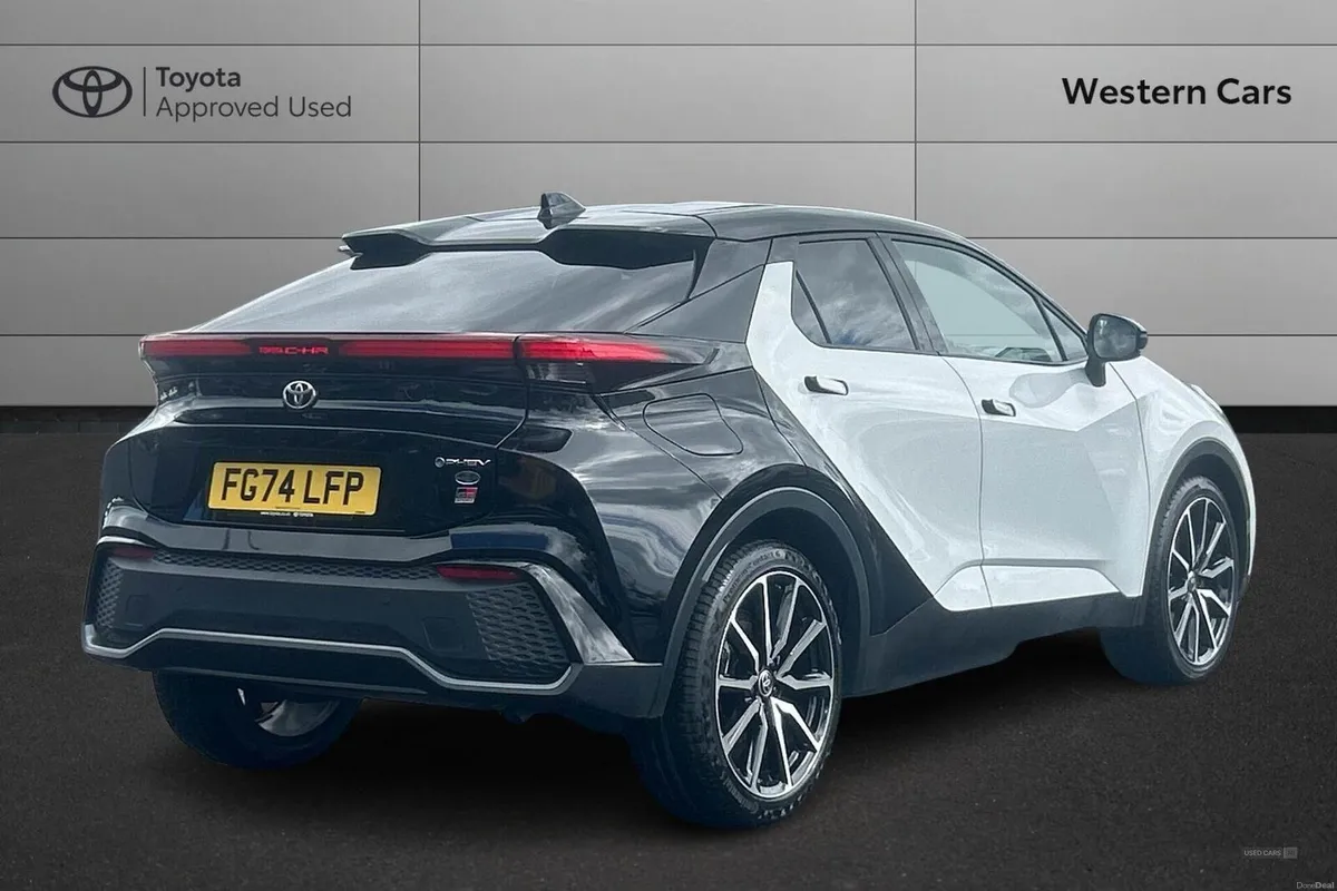 Toyota C-HR 2.0 VVT 13.6kWh GR SPORT CVT Euro 6 (s - Image 2