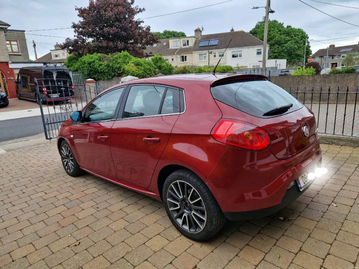 Car - Image 4