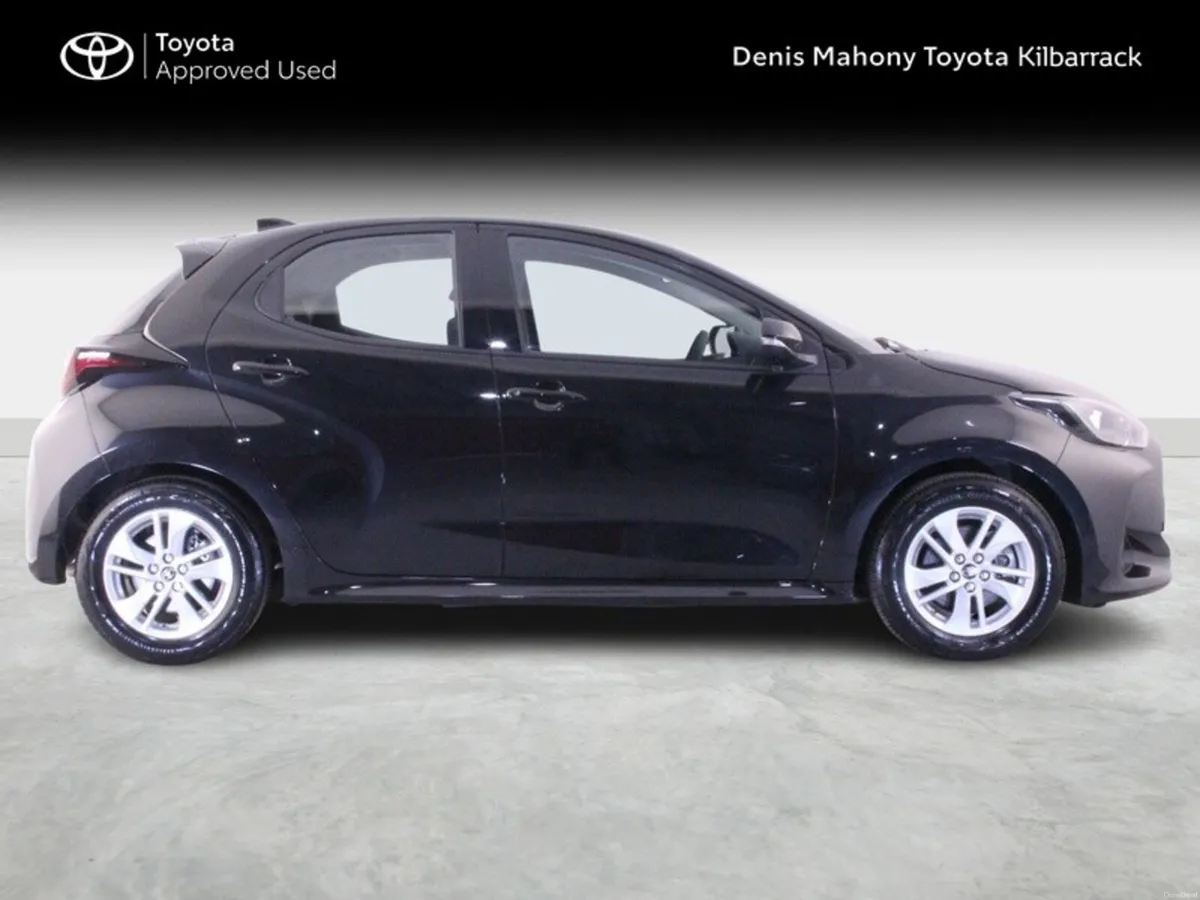 Toyota Yaris HYBRID 115 LUNA - Image 3