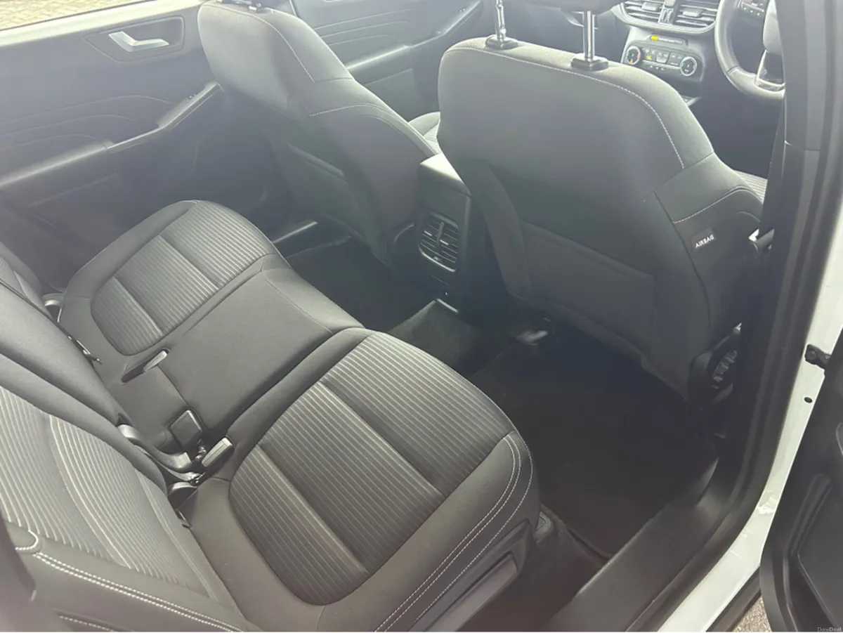 Ford Kuga TITANIUM 2.5 PHEV 225 S6.2 - Image 2