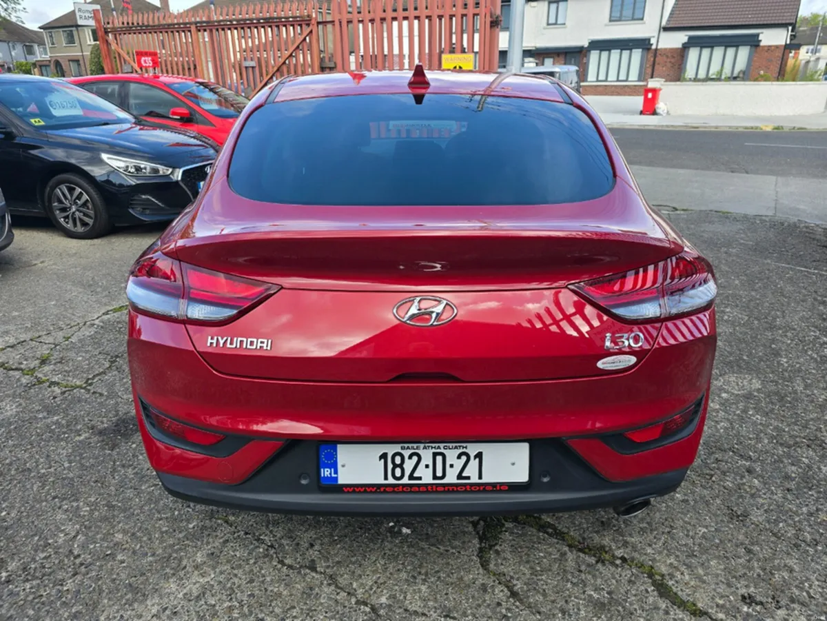 Hyundai i30 I 30 FASTBACK 5DR. ONLY 29K KM - Image 4