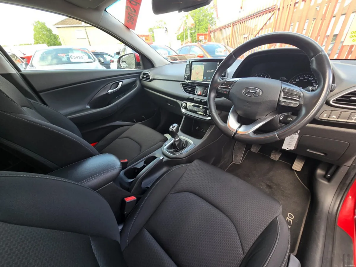 Hyundai i30 I 30 FASTBACK 5DR. ONLY 29K KM - Image 5