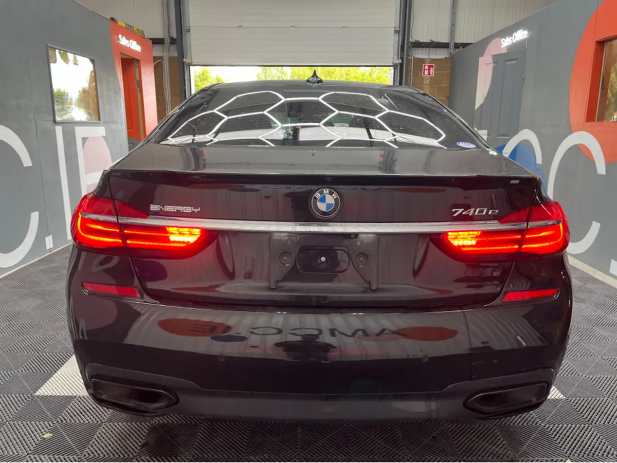 BMW 7-Series 2018 BMW 740E IPERFORMANCE M-SPORT 2. - Image 3
