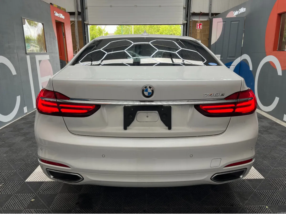 BMW 7-Series 2016 BMW 740E IPERFORMANCE 2.0 AUTOMA - Image 3