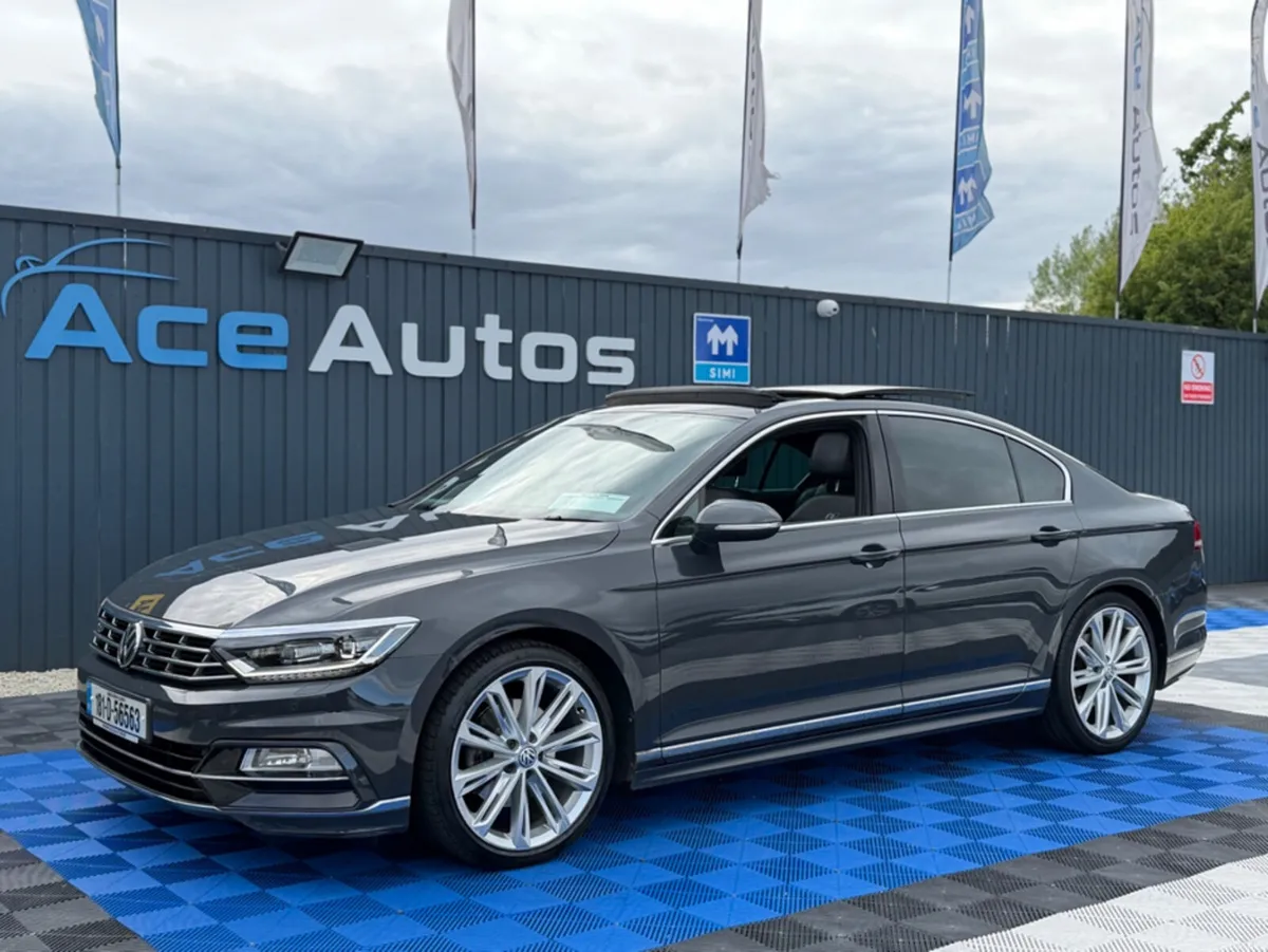 Volkswagen Passat R-LINE - SUNROOF - 2.0L DIESEL - - Image 3