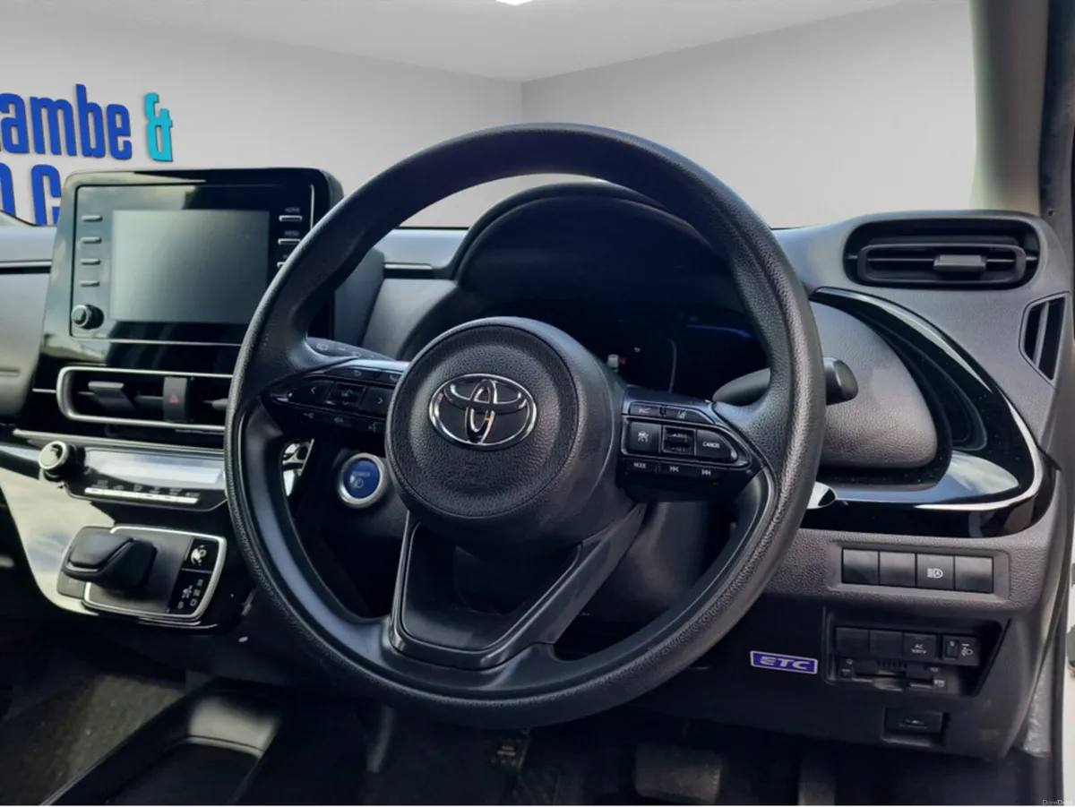 Toyota Aqua 1.5  SELF CHARGING HYBRID  AUTOMATIC * - Image 6