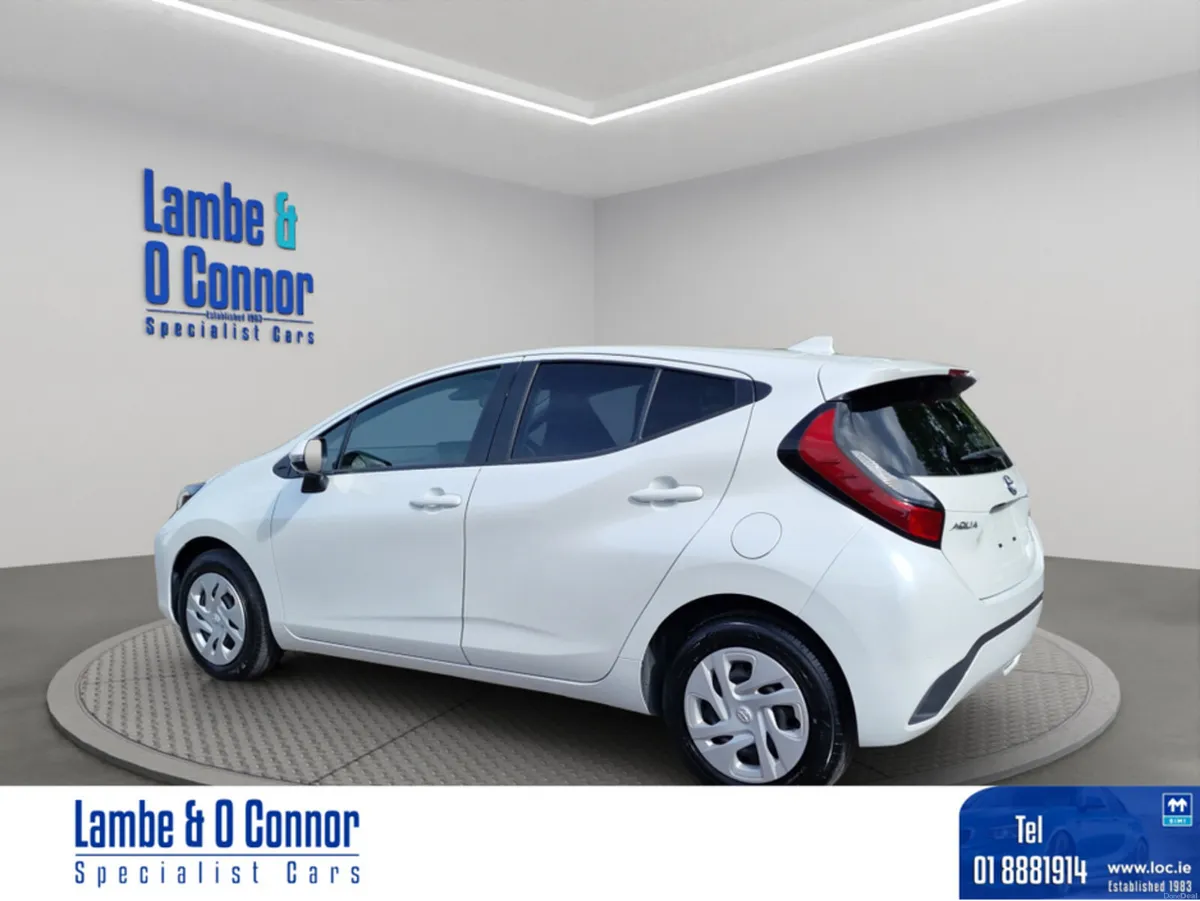 Toyota Aqua 1.5  SELF CHARGING HYBRID  AUTOMATIC * - Image 4