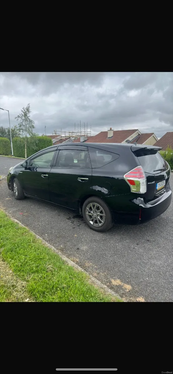 Toyota Prius 2017 - Image 3