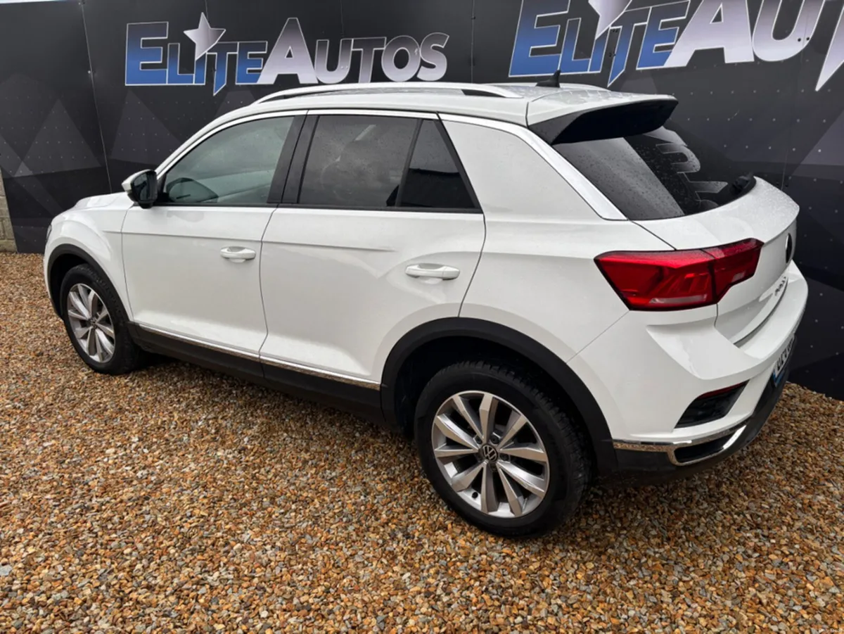 Volkswagen T-Roc 2.0 TDI 150 HP AUTOMATIC - Image 4
