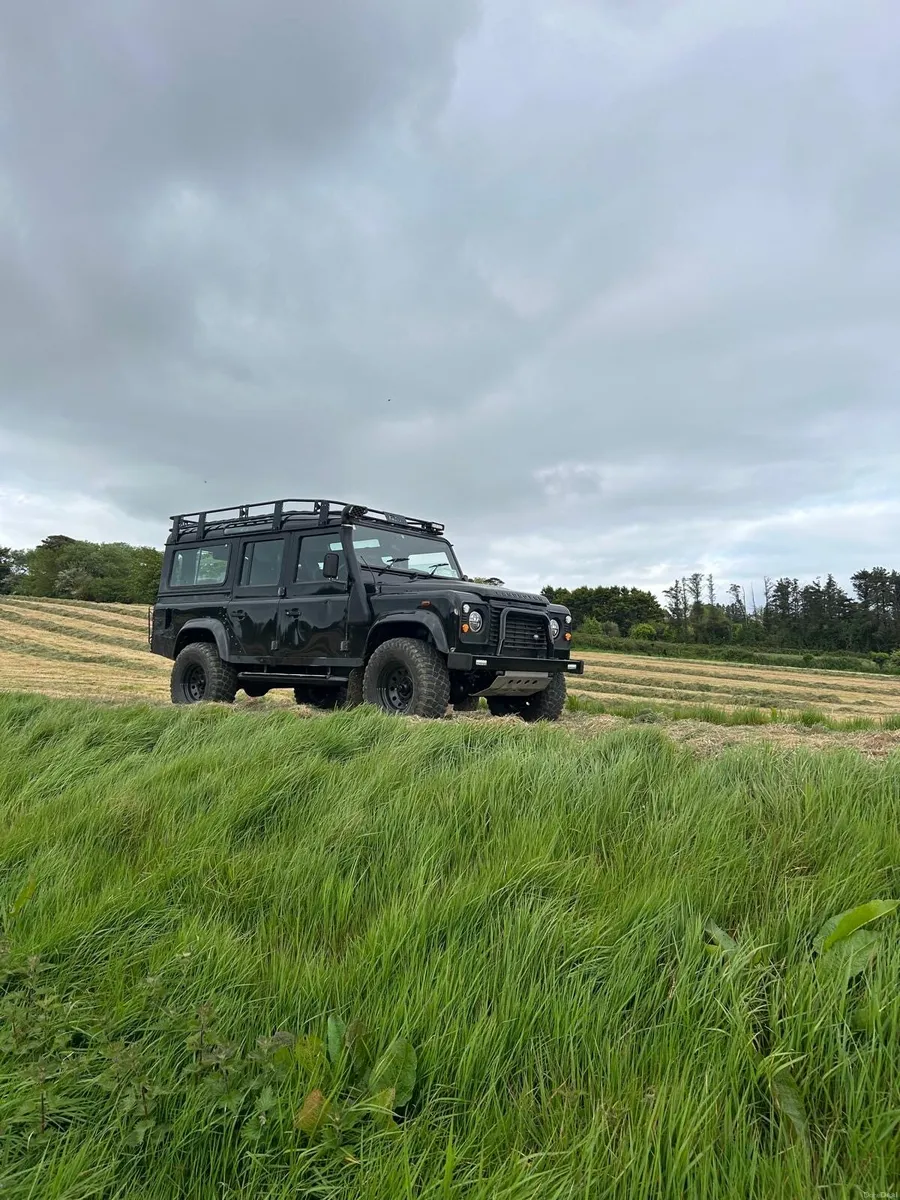 Land Rover Defender 110 Black 2.2 tdci 2013 - Image 3