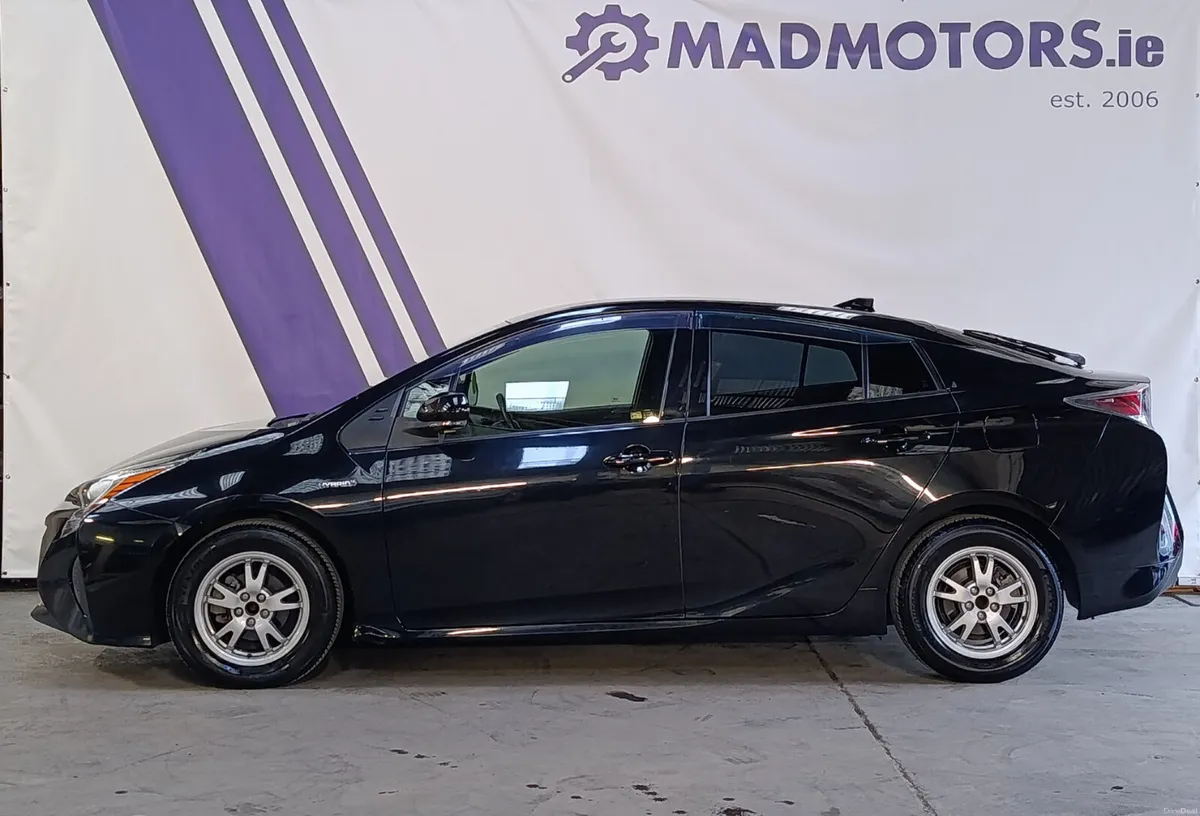 181 Toyota Prius 1.8 Petrol Hybrid Automatic - Image 4