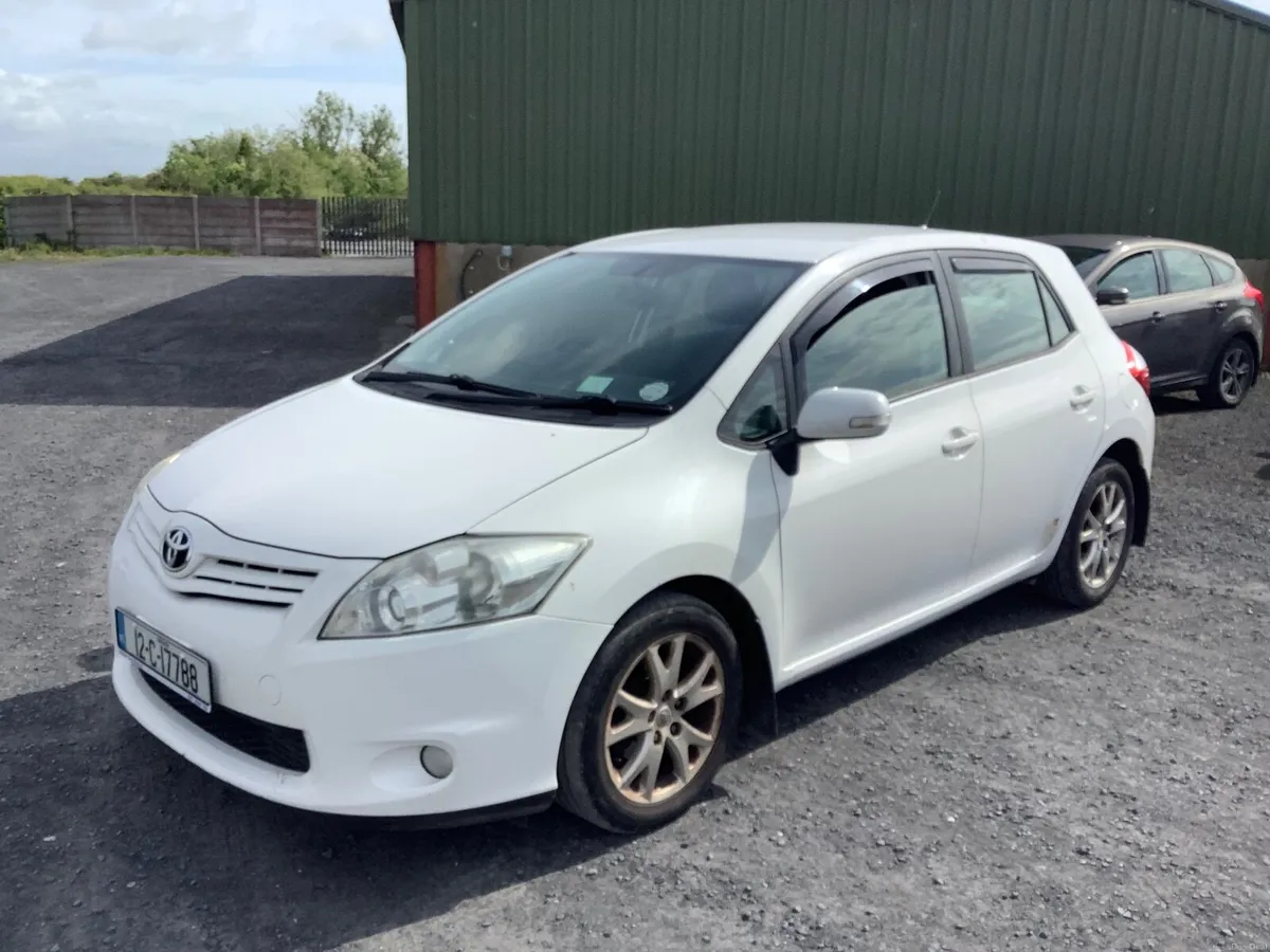 Toyota Auris 2012 - Image 3