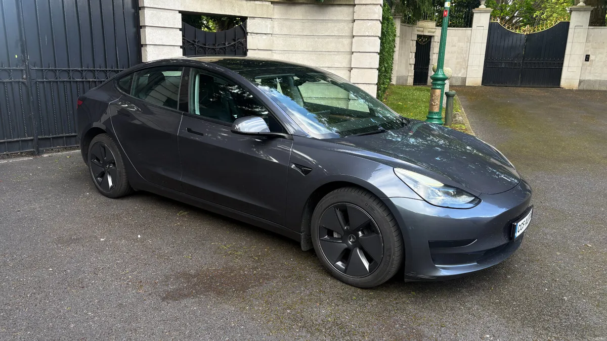 Tesla Model 3 RWD - TAX - NCT'D - TESLA WARRANTY - Image 4