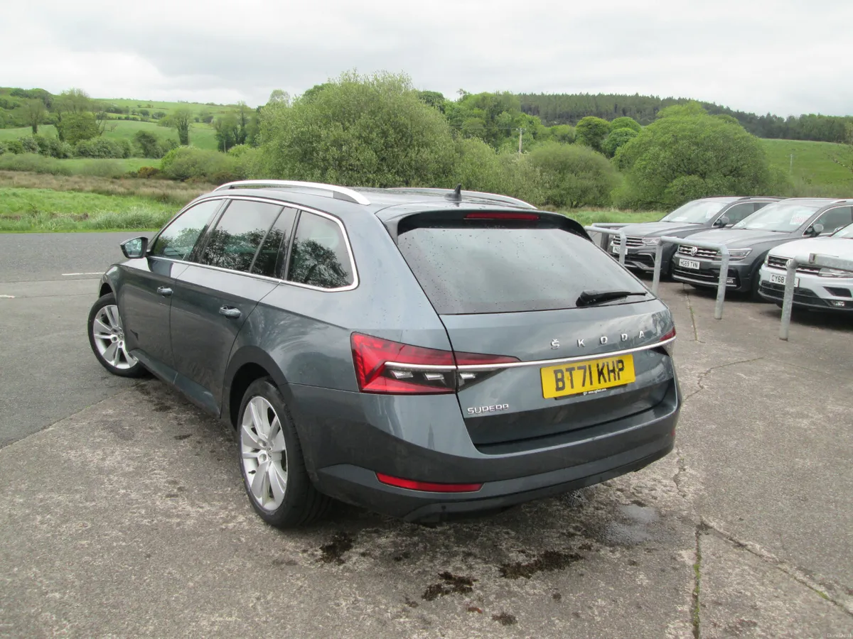 2022  SKODA  SUPERB  2.0  TDI  SEL  5DR  ESTATE - Image 5