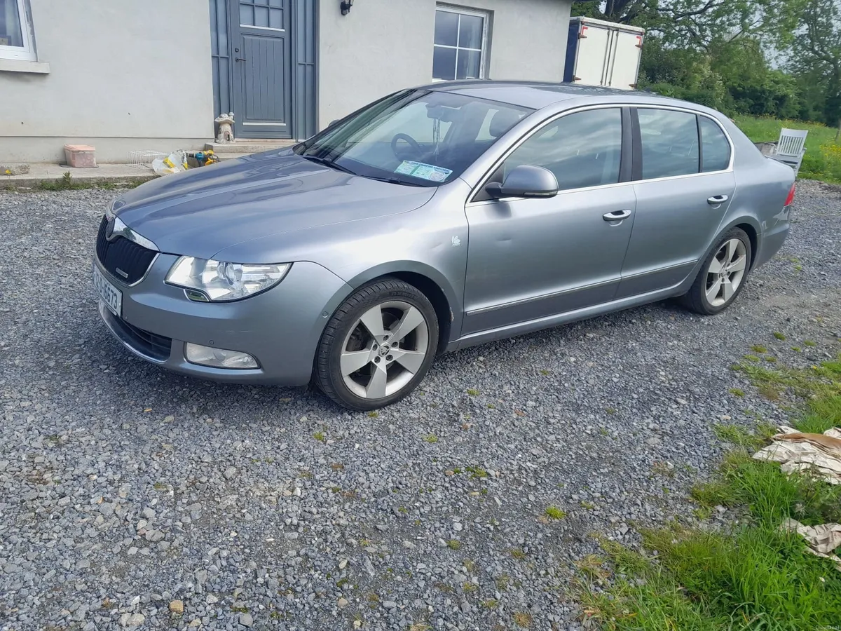 Skoda Superb 2012 - Image 1