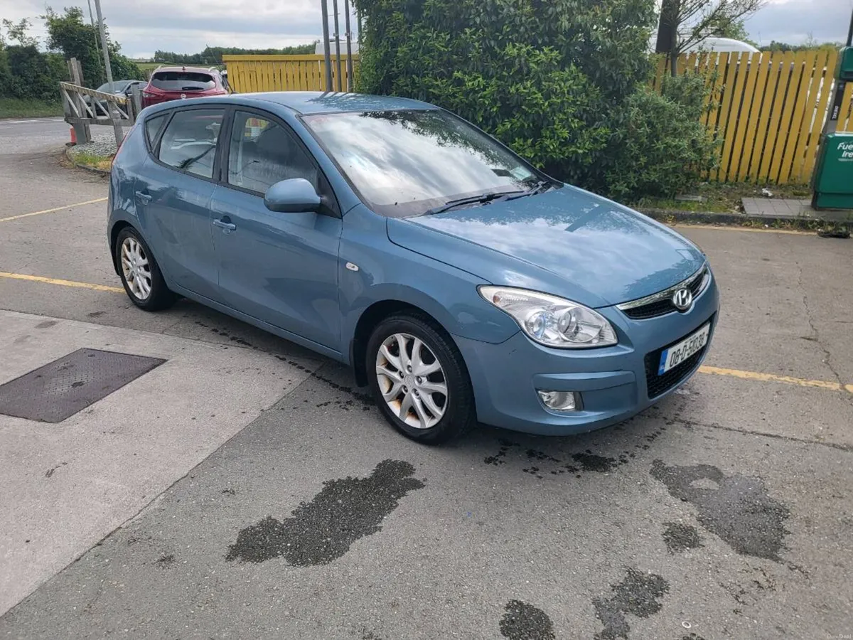 2008 I 30 hyundai - Image 1