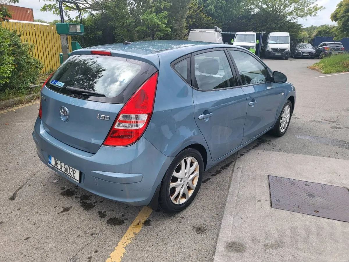 2008 I 30 hyundai - Image 3