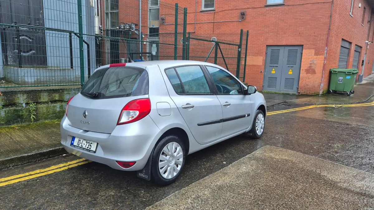Renault clio 1.2 petrol 2010year - Image 1