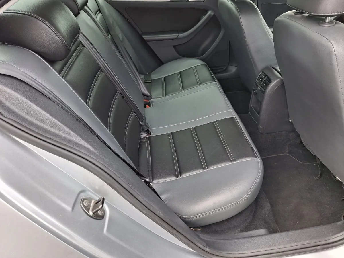 Volkswagen Jetta 2013 - Image 4