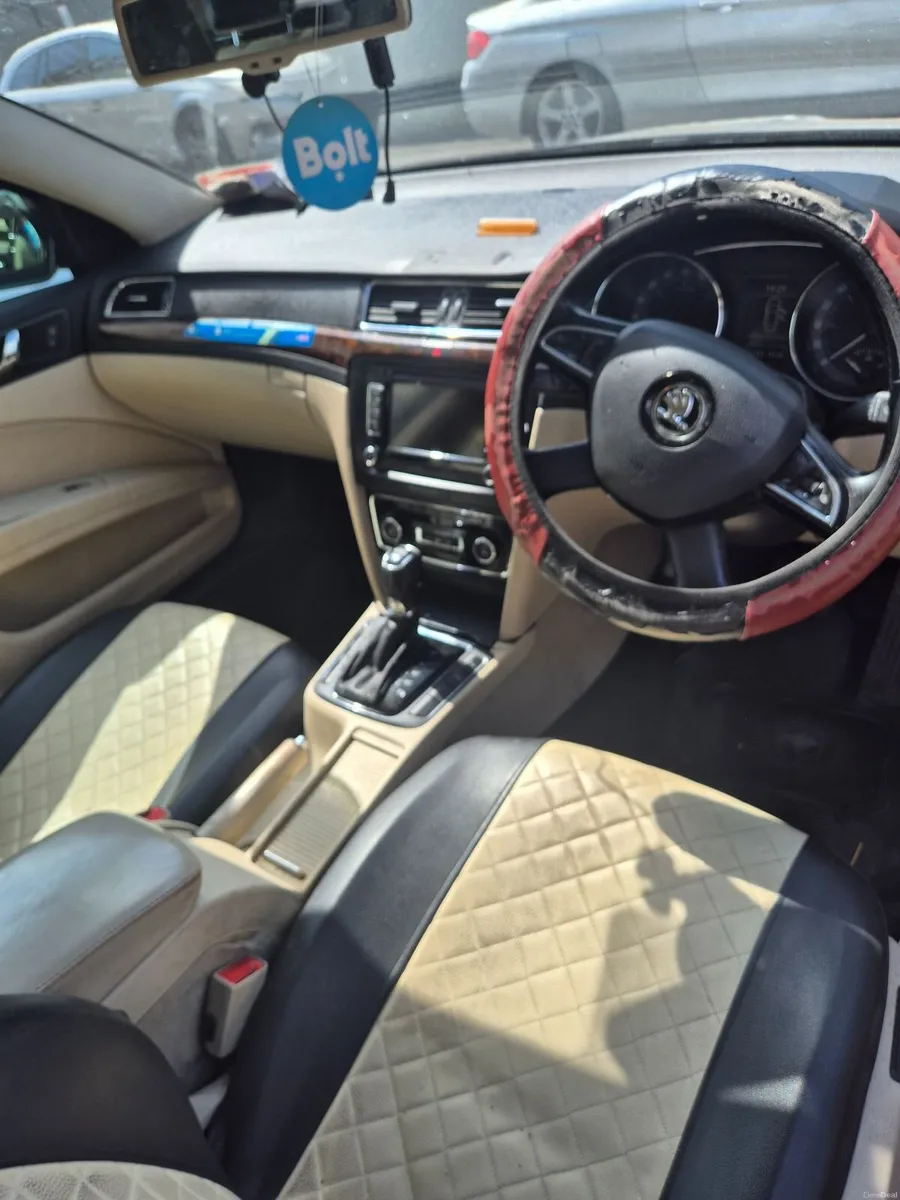 Skoda Superb 2015 - Image 2
