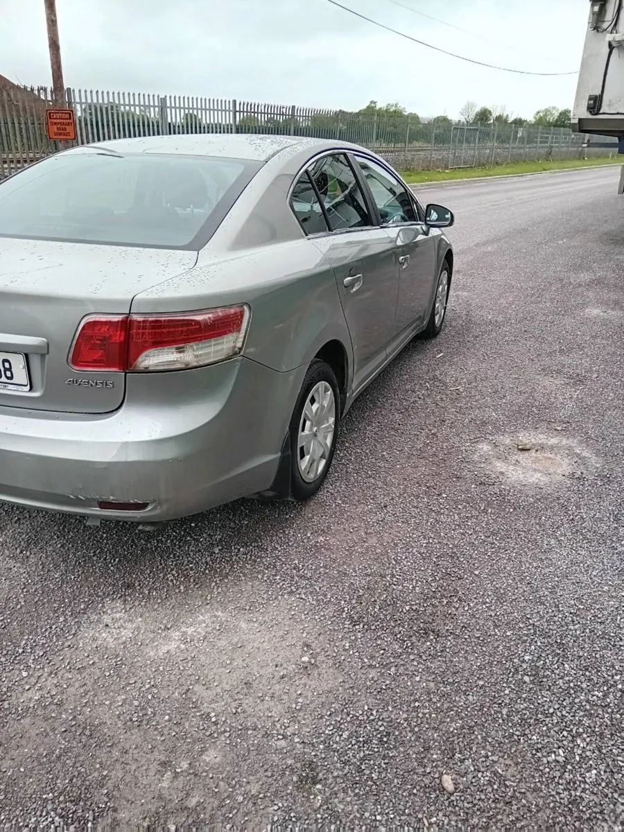 Toyota Avensis - Image 2