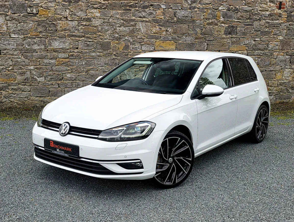 2019 Volkswagen Golf Diesel - Image 2