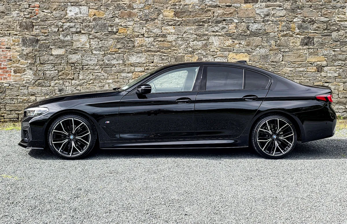 BMW 520d LCI Model 5 Series  2020 - Image 3