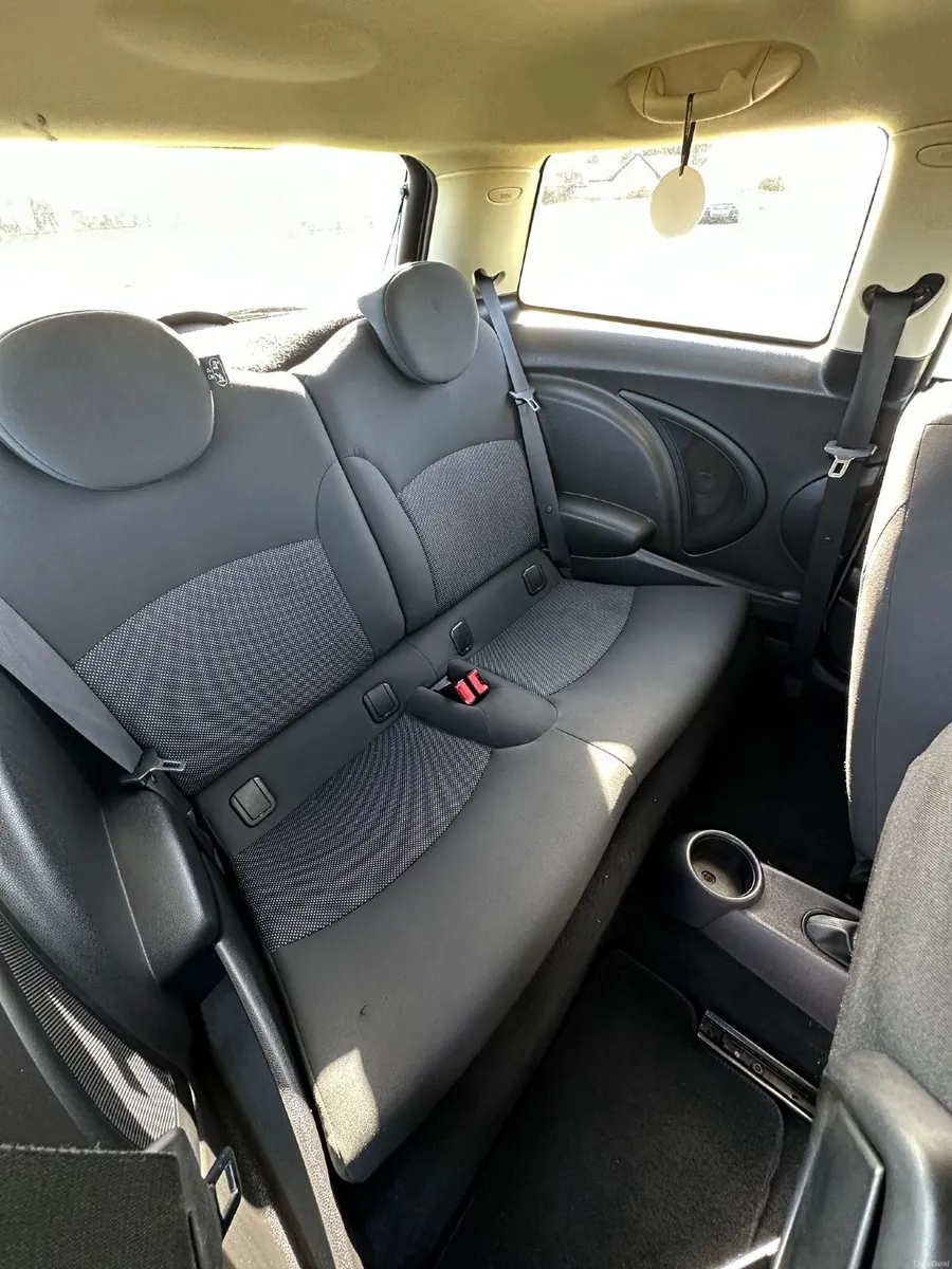 Mini Cooper 2012 - Image 2