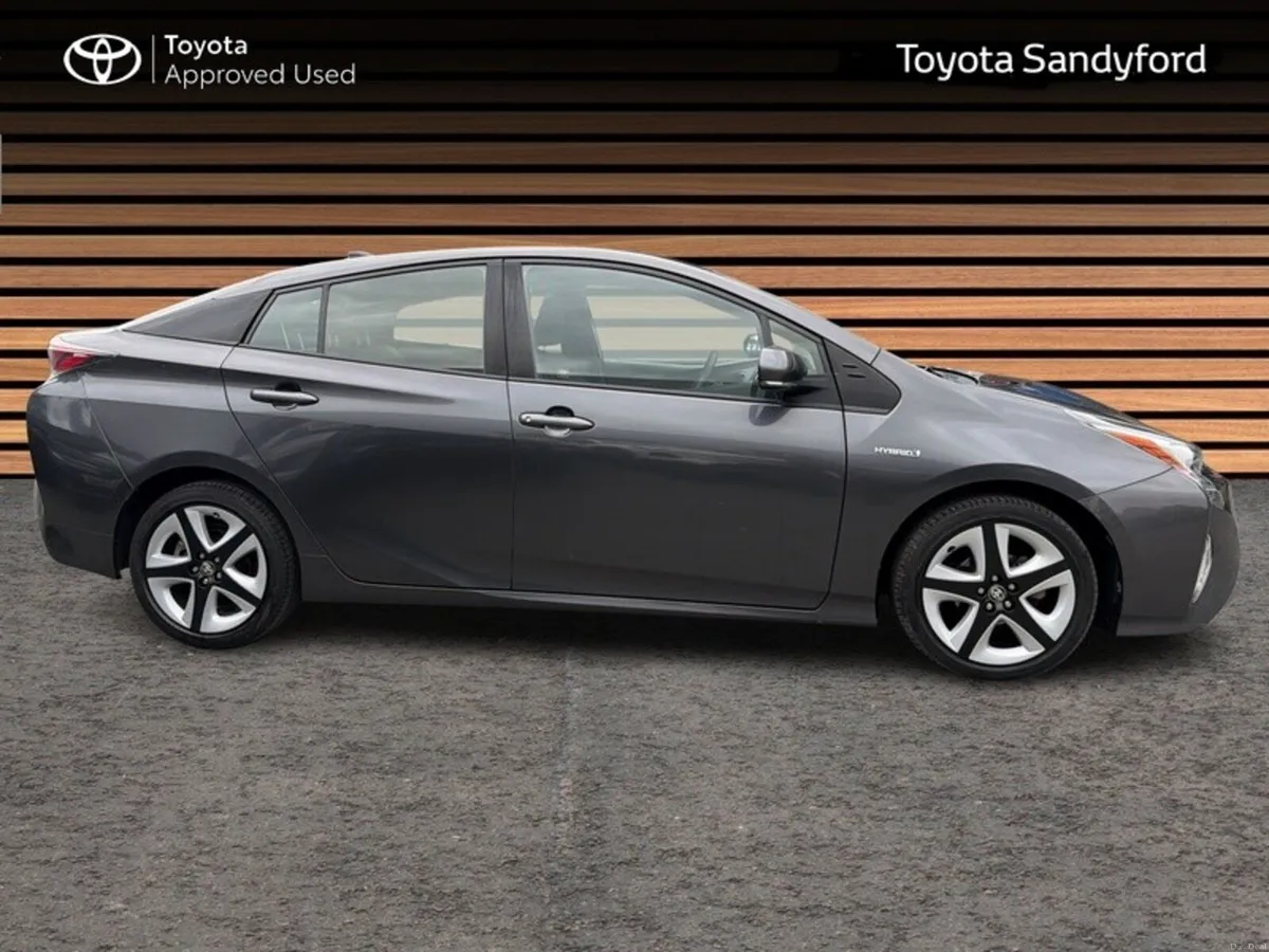 Toyota Prius HYBRID LUXURY AUTO // LEATHER HEATED - Image 3