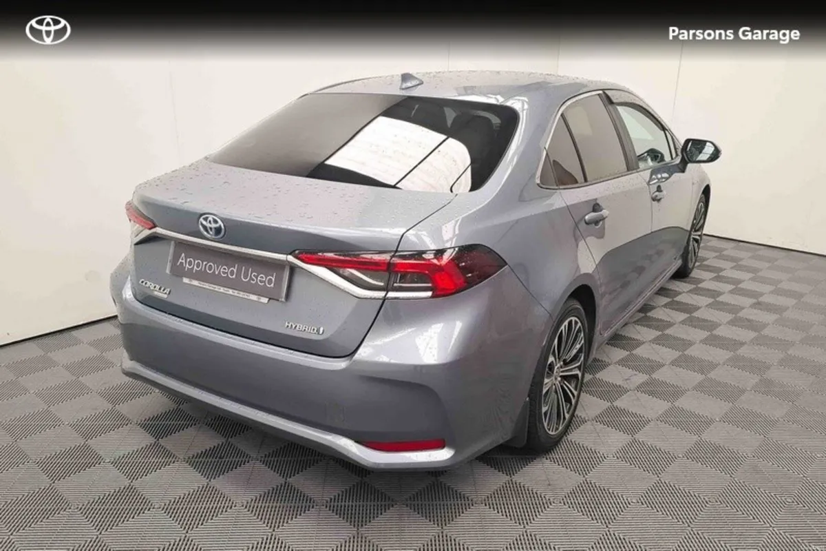 Toyota Corolla COROLLA HYBRID LUNA SPORT - Image 2