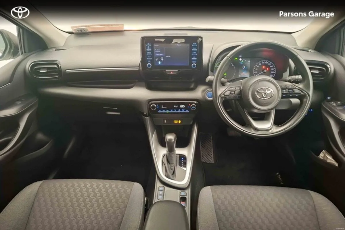 Toyota Yaris YARIS 1.5 HYBRID LUNA - Image 6