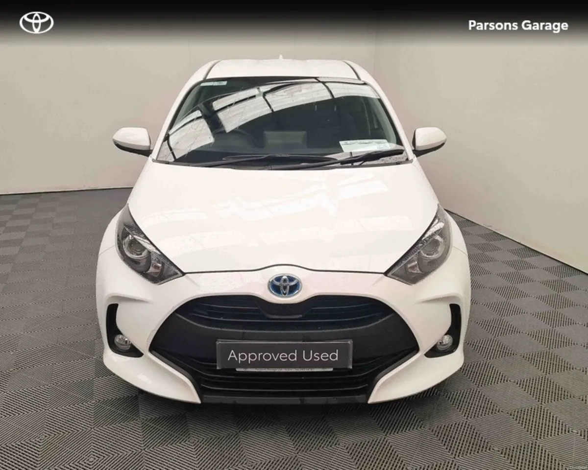 Toyota Yaris YARIS 1.5 HYBRID LUNA - Image 4