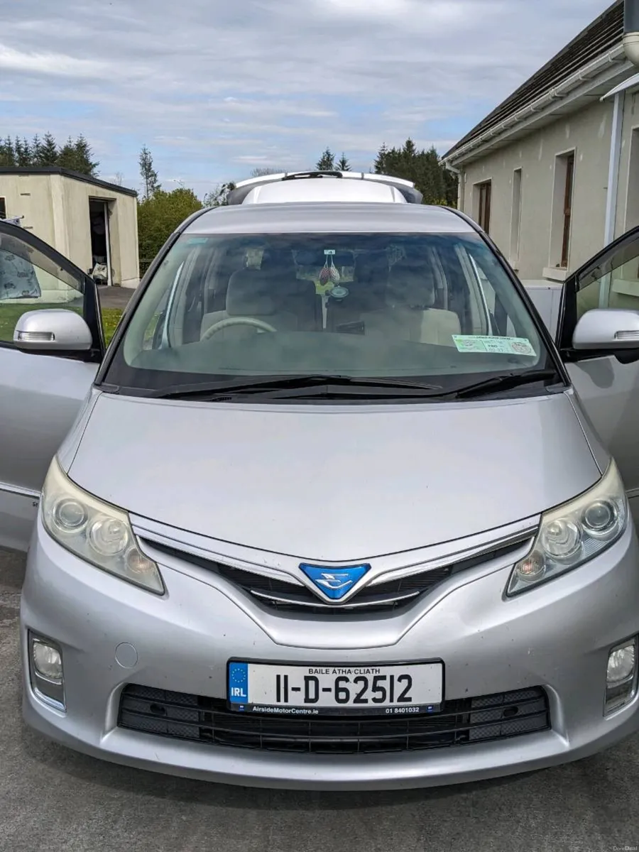 2011 Toyota Estima Hybrid - Image 1