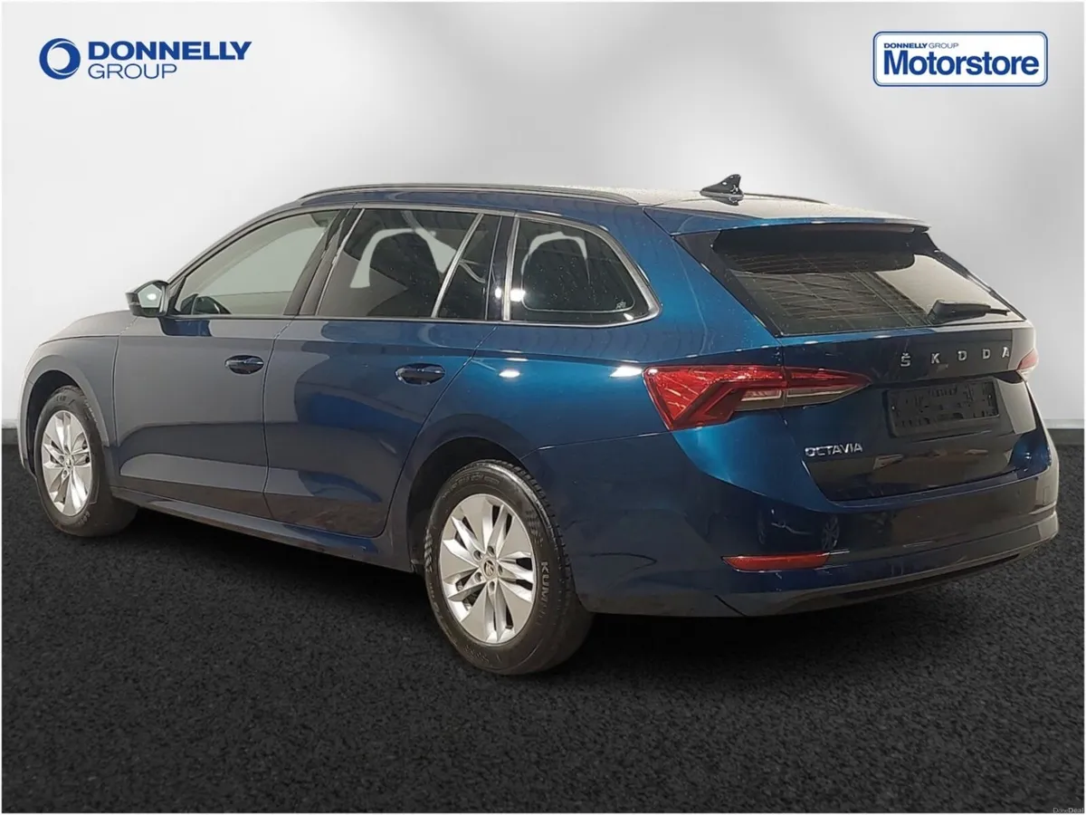 Skoda OCTAVIA Diesel Estate SE Technology - Image 2