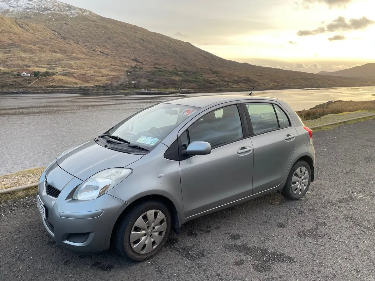 2010 Toyota Yaris 1.3 - Image 1